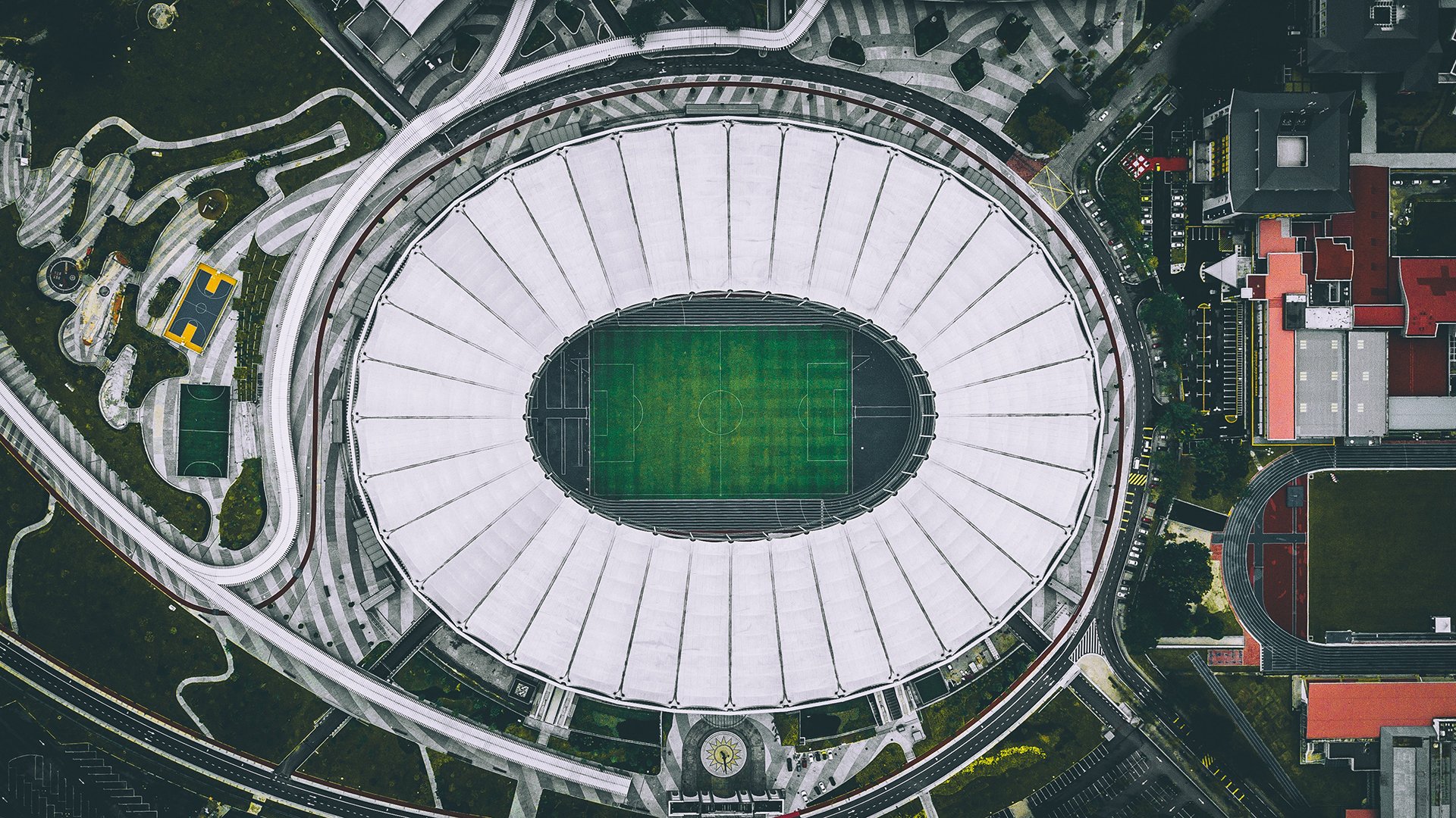 2026世界杯完整赛程表-足篮双栖！莱万多夫斯基空降雄鹿赛场，狂砍50分打破NBA单场得分纪录